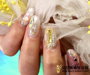 美甲美睫培训学校哪里好?