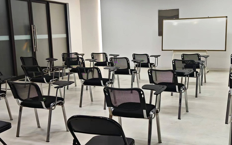 成实外国际教育马来西亚高性价比名校升学讲座与学术交流大厅