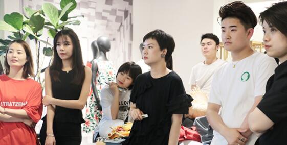 新饰觉《高级服饰陈列》招生简章来源课程海报